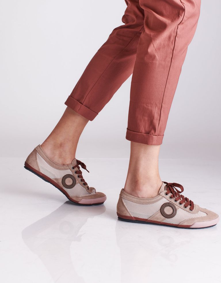 נעלי נשים - Aro - סניקרס JOANETA - בז'   חום