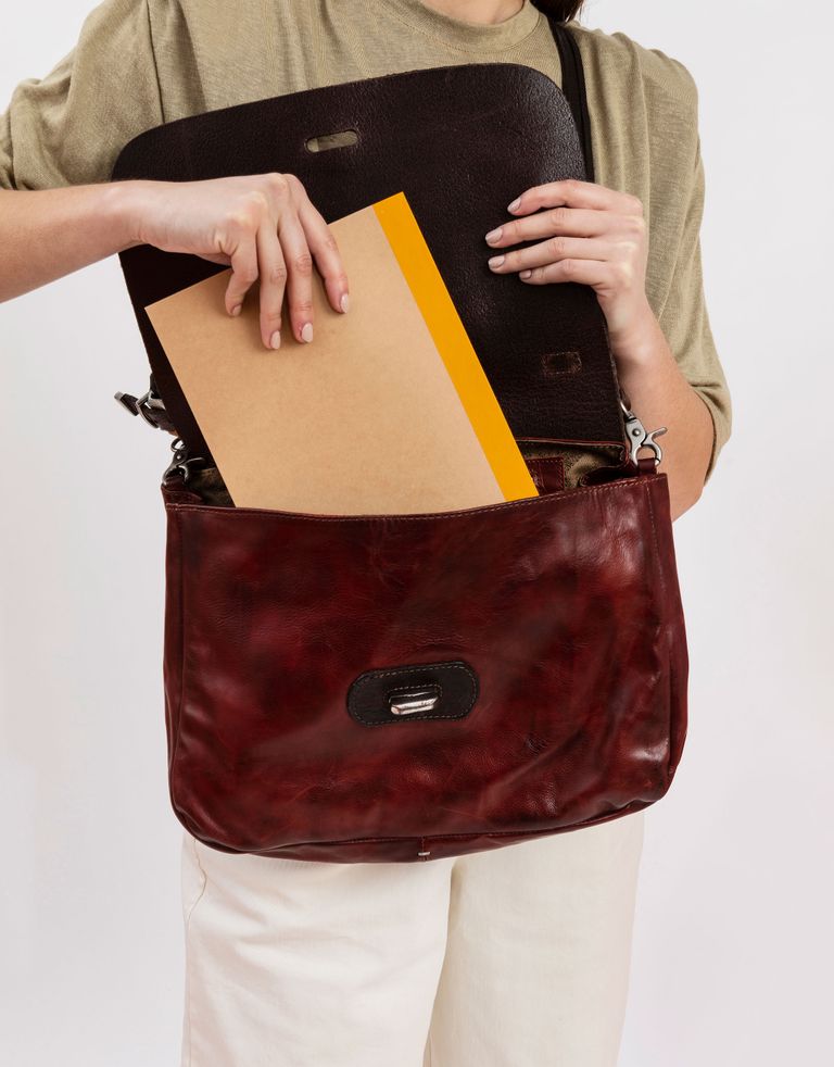 תיק כתף מעטפה גדול מעור AS.98 בורדו.2