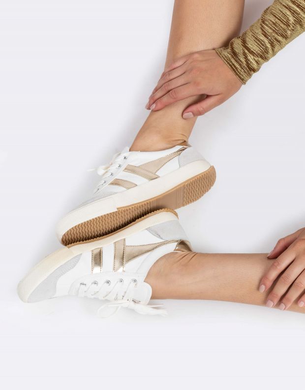 נעלי נשים - Gola - סניקרס BADMINTON - לבן   זהב