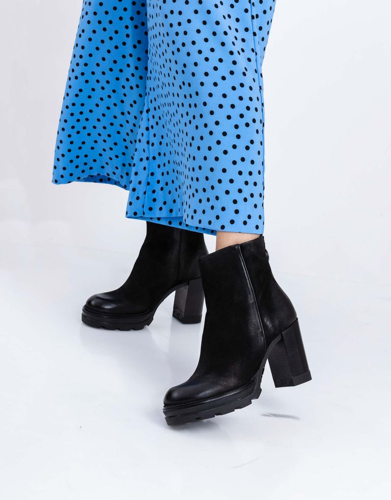 נעלי נשים - Mjus - מגפונים עם עקב AMARANTA - שחור