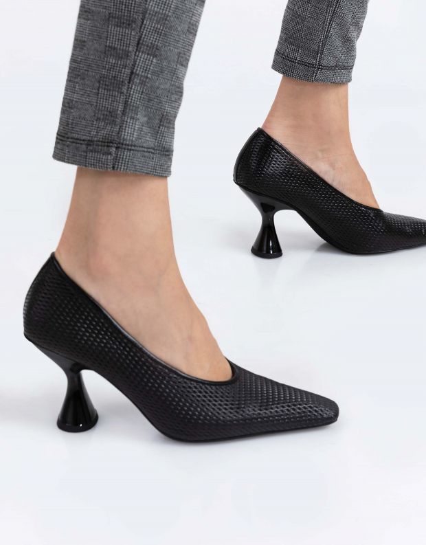 נעלי נשים - Jeffrey Campbell - נעלי סירה עם עקב THETA - שחור