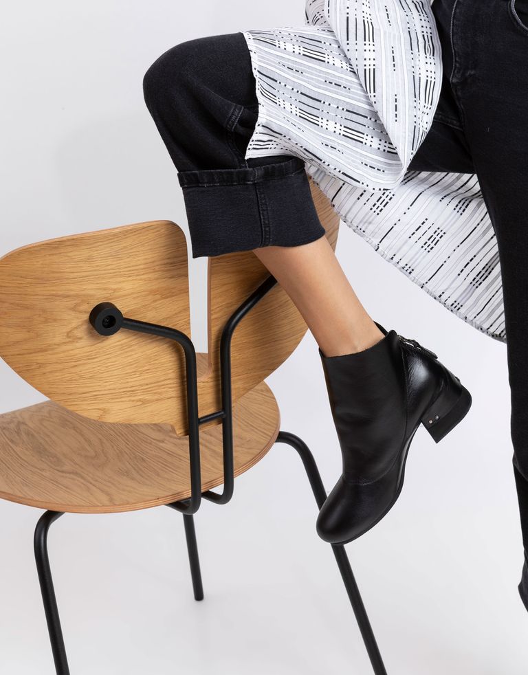 נעלי נשים - Yuko Imanishi - מגפוני עור SHIRO - שחור