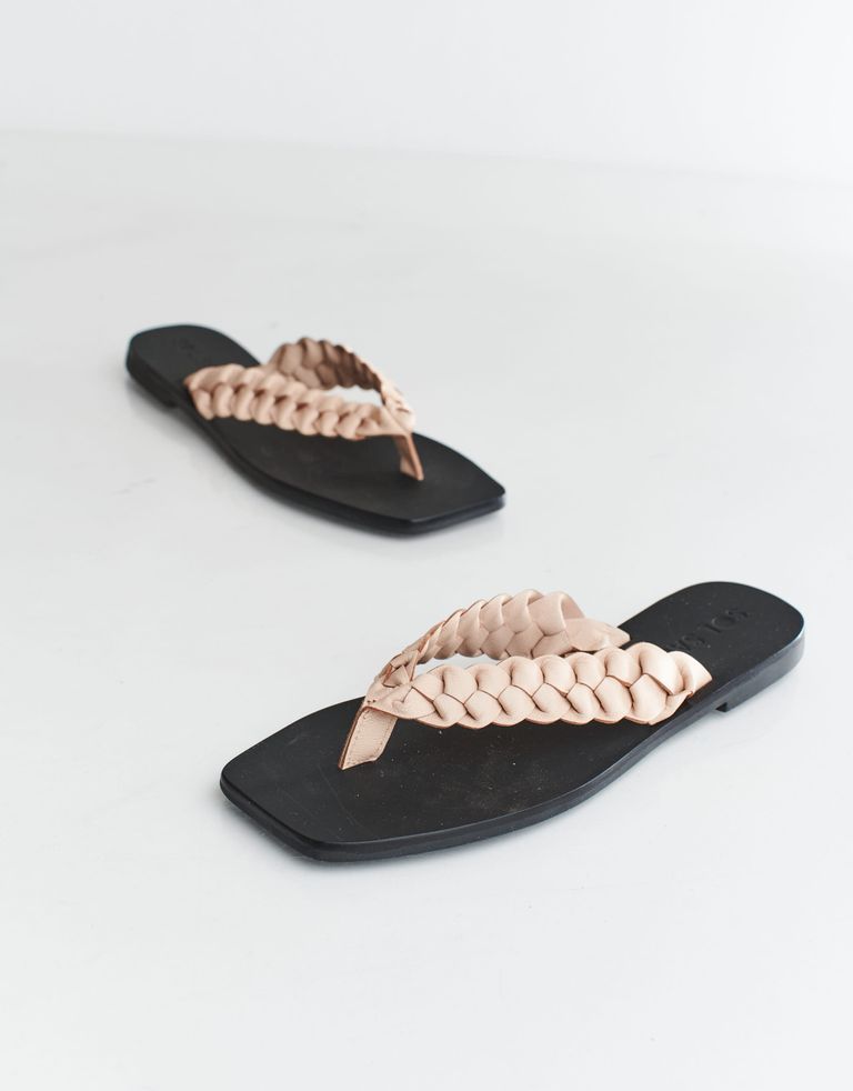 נעלי נשים - SOL SANA - כפכפי אצבע שטוחים LOTUS - אופוויט