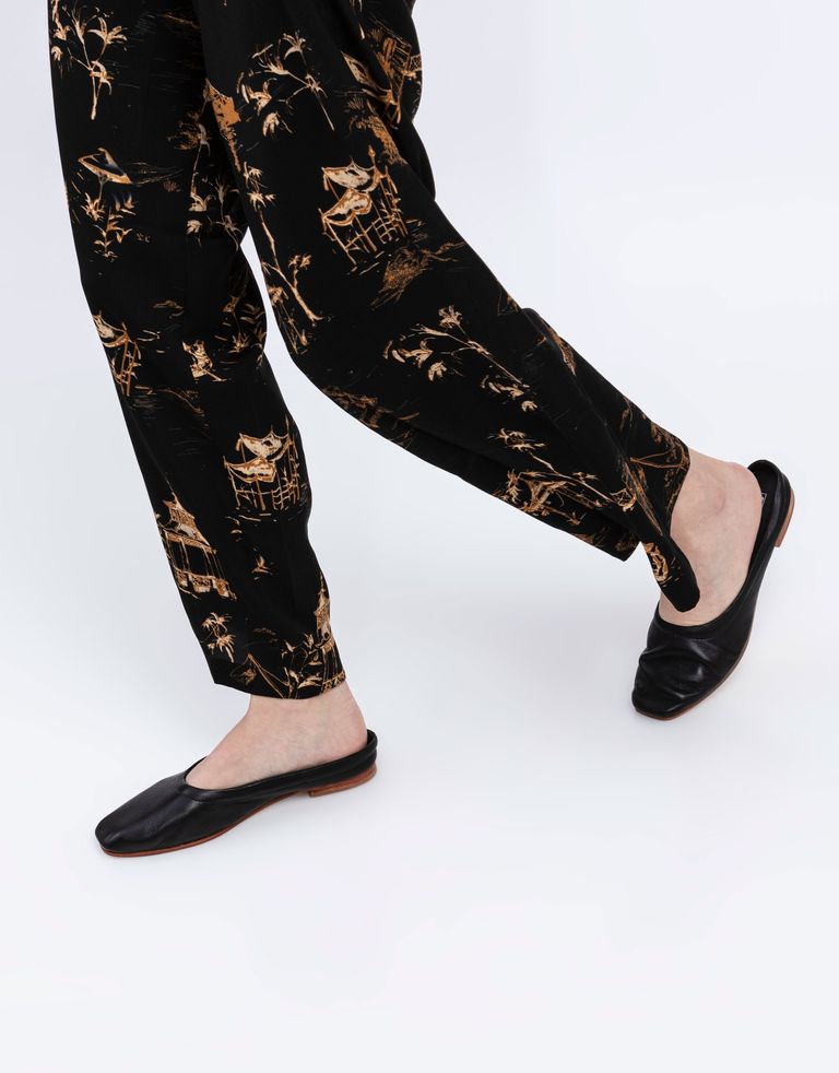 SOL SANA / כפכפים שטוחים סגורים HALLY שחור.2