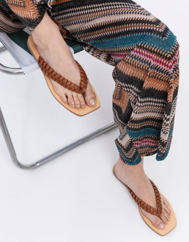 נעלי נשים - SOL SANA - כפכפי אצבע שטוחים LOTUS - קאמל