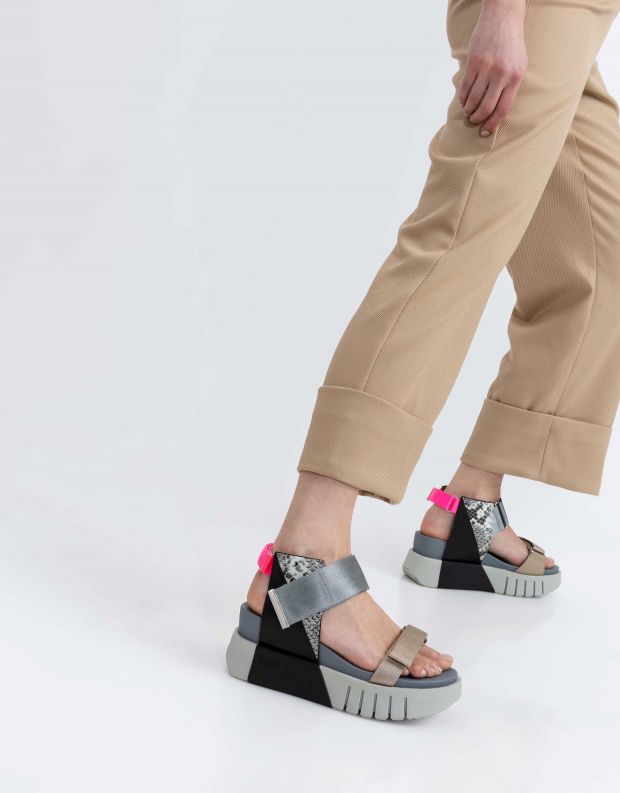 נעלי נשים - United Nude - סנדל DELTA RUN - אפור   שחור