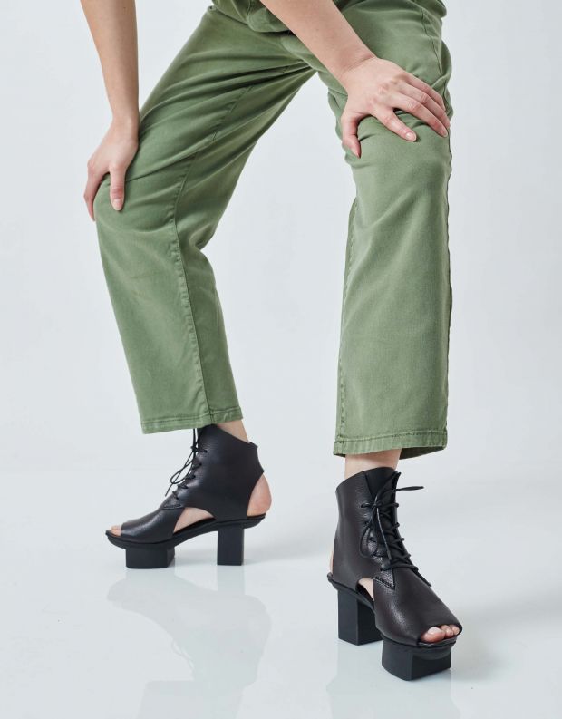 נעלי נשים - Trippen - סנדלי עור MISSION HAPP - שחור