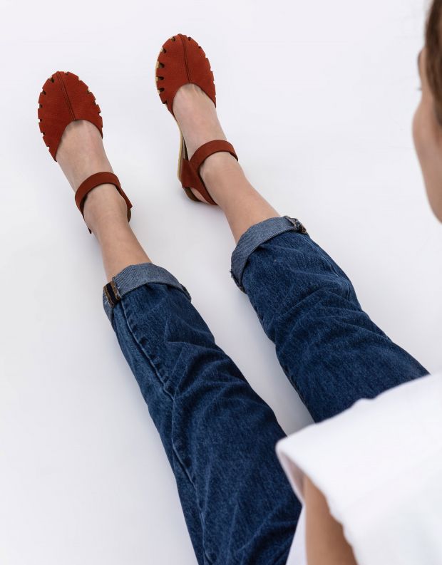 נעלי נשים - loints of Holland - סנדלים סגורים LOLA - חמרה