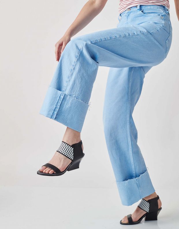 נעלי נשים - United Nude - סנדלי RAIKO - שחור לבן