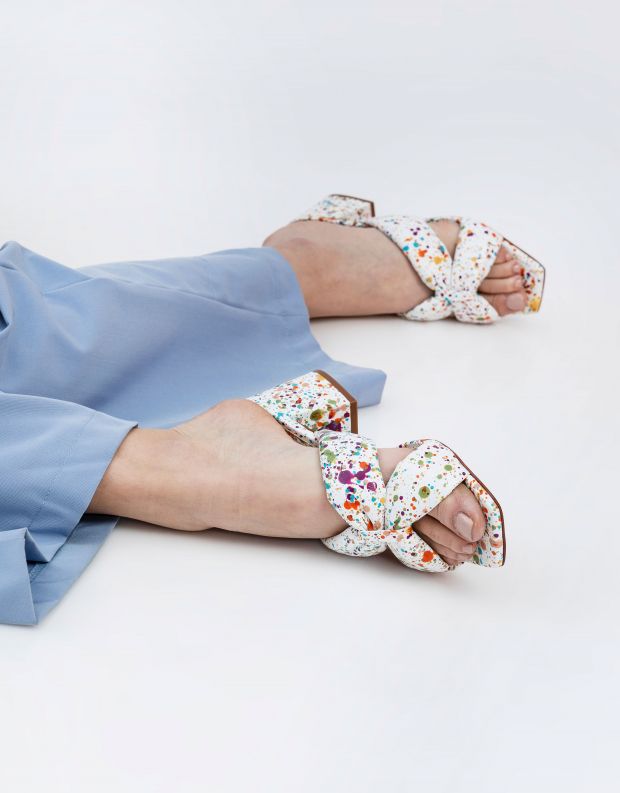 נעלי נשים - Schutz - כפכפים צבעוניים BUTTERFLY - לבן