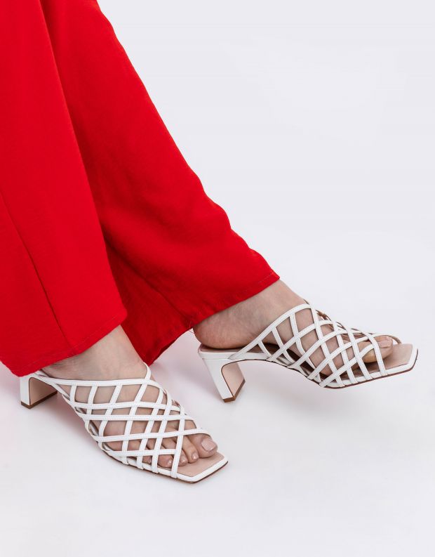 נעלי נשים - Schutz - כפכפי עקב LUCY - לבן