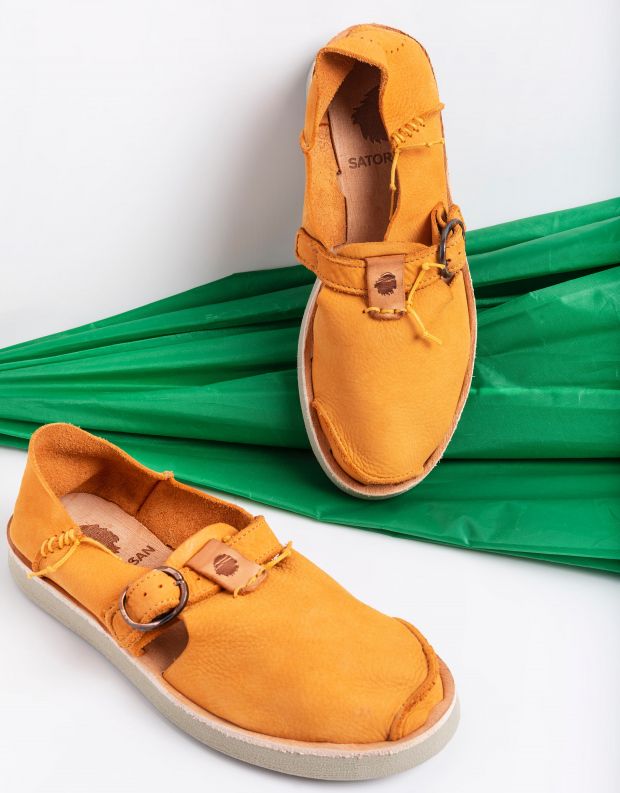 נעלי נשים - Satorisan - נעלי עור BENIRRAS - אפרסק