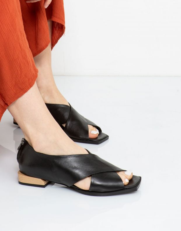 נעלי נשים - Yuko Imanishi - נעלי KURUMI - שחור