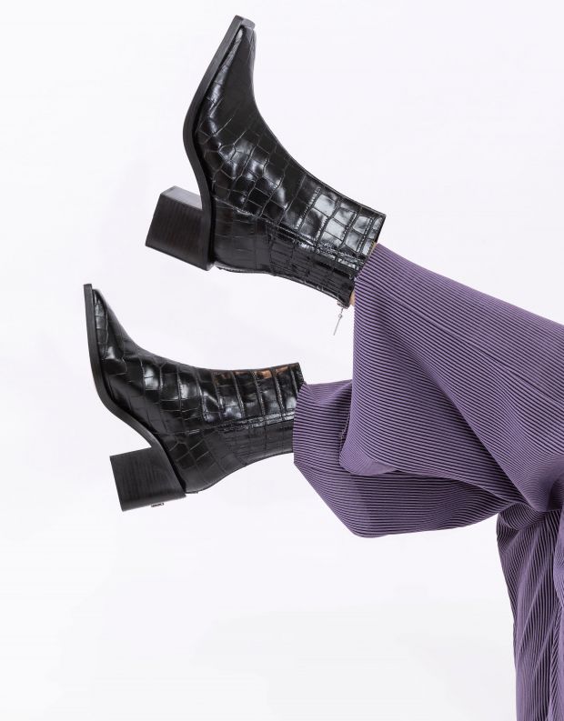 נעלי נשים - Schutz - מגפוני עור קרוקו JESSY - שחור