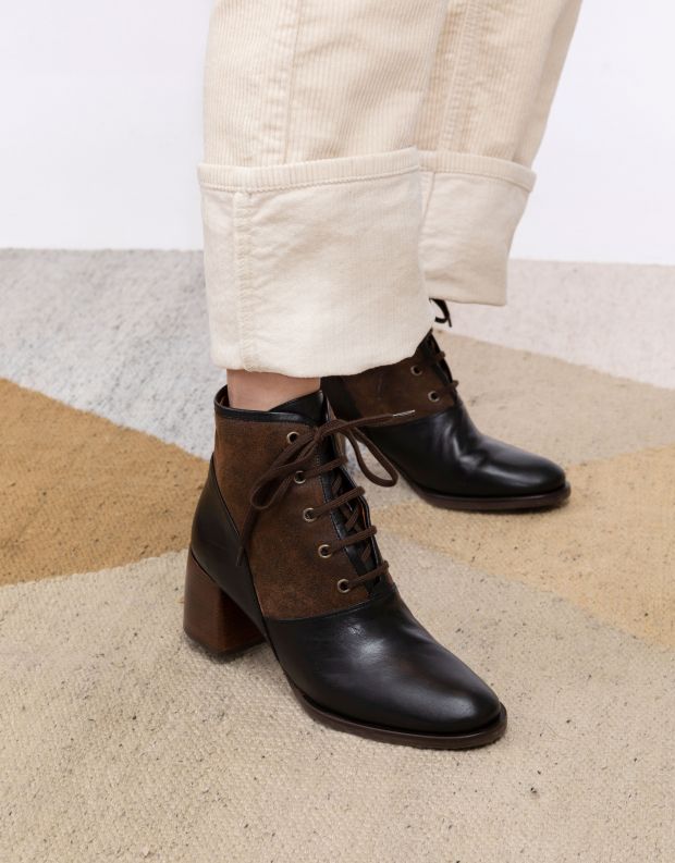 נעלי נשים - Chie Mihara - מגפונים עם שרוכים OKELA - שחור