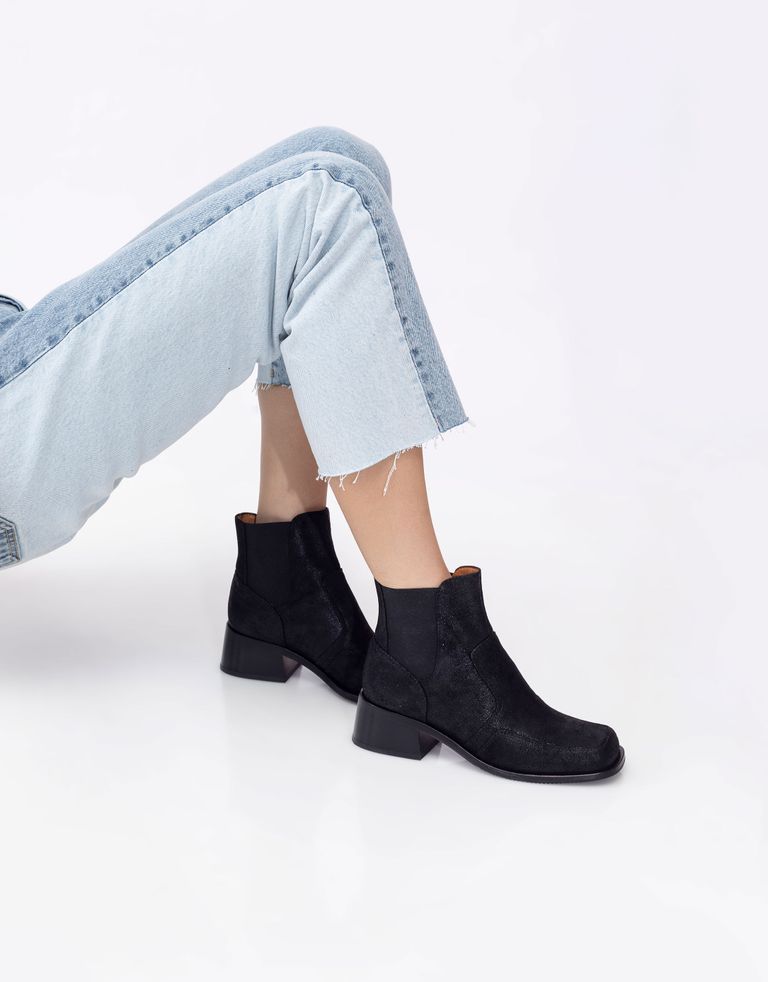 נעלי נשים - Chie Mihara - מגפוני עור עם עקב BANJA - שחור