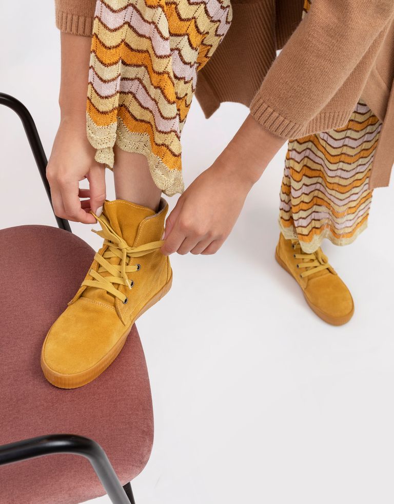 נעלי נשים - Aro - מגפונים עם שרוכים NOELLE - צהוב