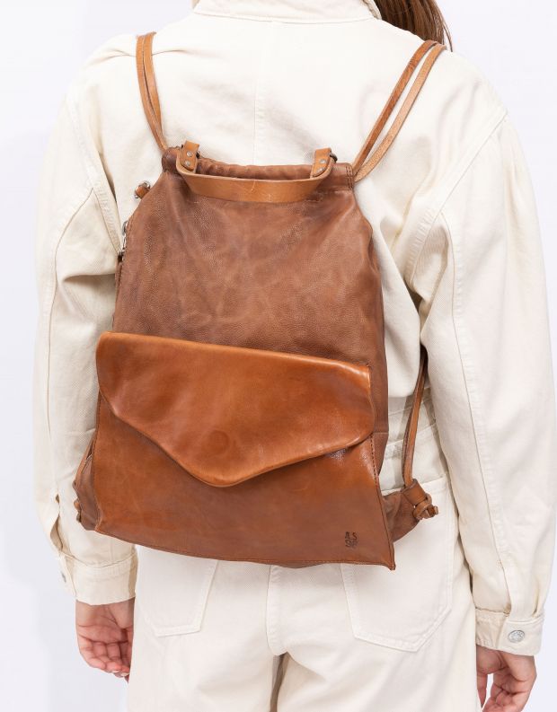 נעלי נשים - A.S. 98 - תיק גב מעור עם כיס מעטפה - חום