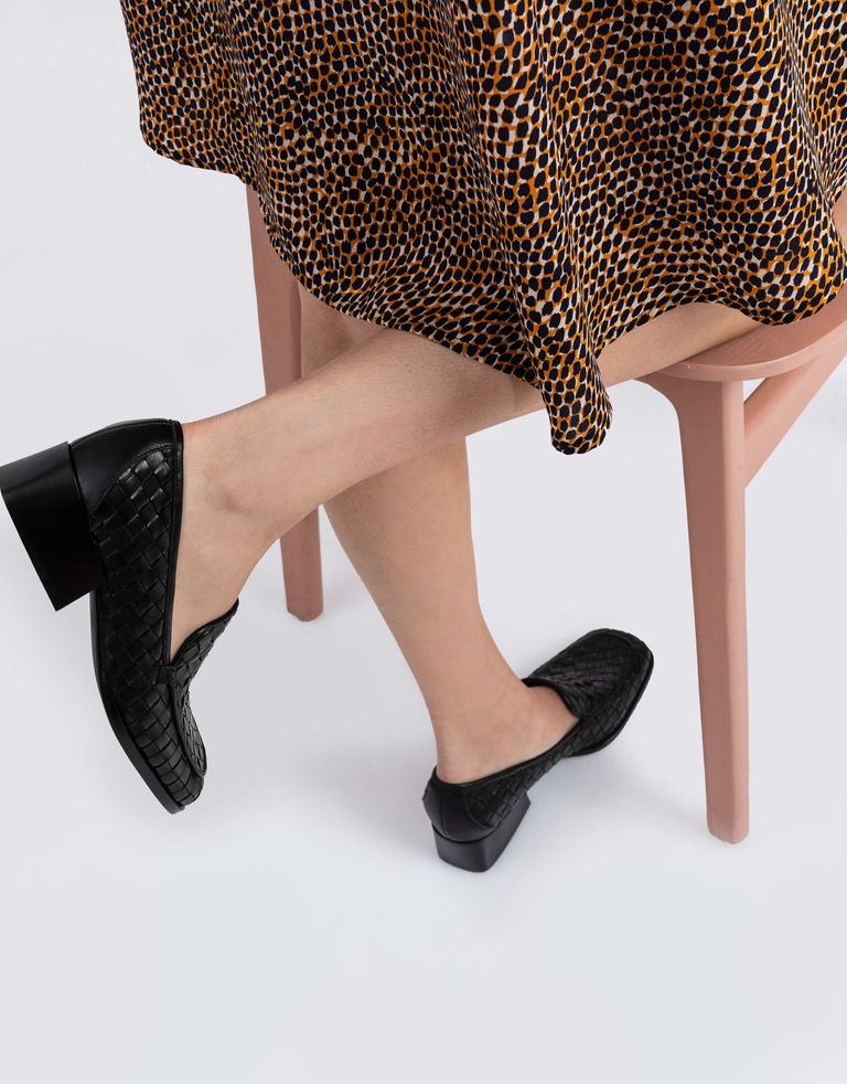 נעלי נשים - Jeffrey Campbell - מוקסינים קלועים BRODRIC - שחור