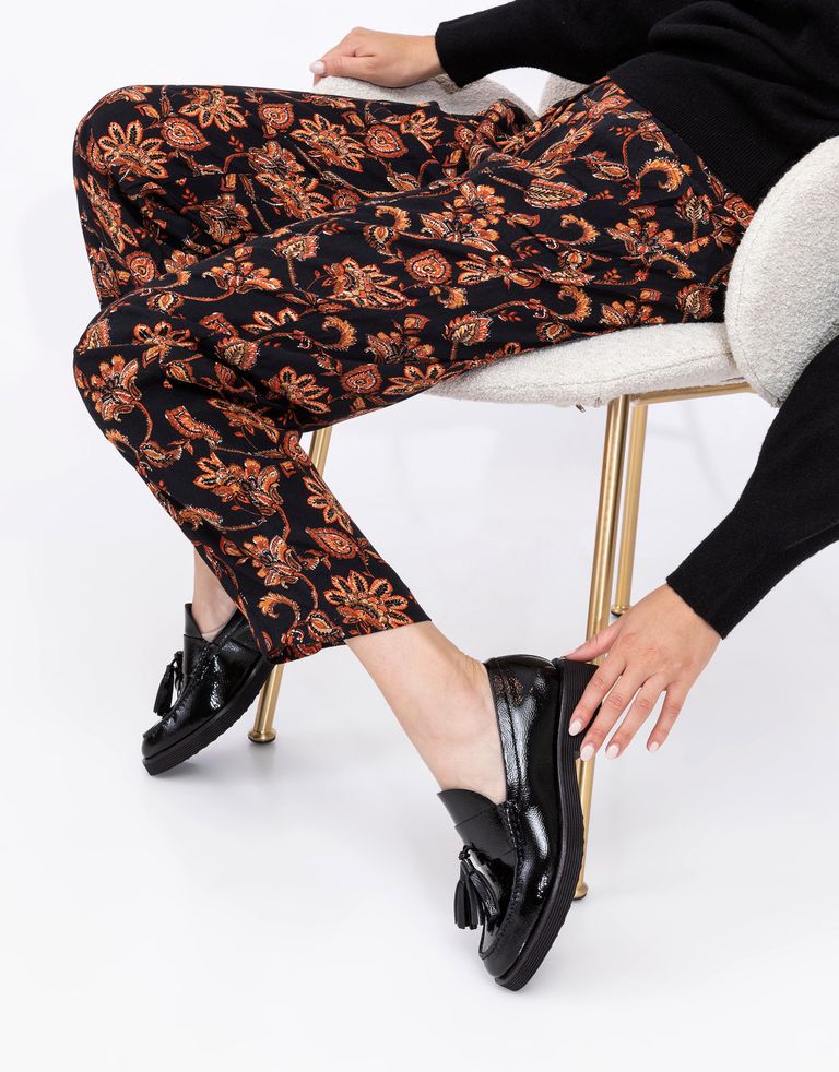 נעלי נשים - Jeffrey Campbell - מוקסיניים LENNA עם גדילים - שחור2