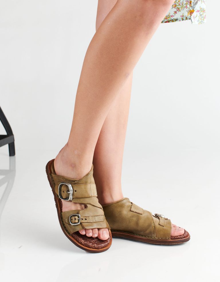 נעלי נשים - A.S. 98 - כפכפי עור שטוחים TOKIO - חאקי