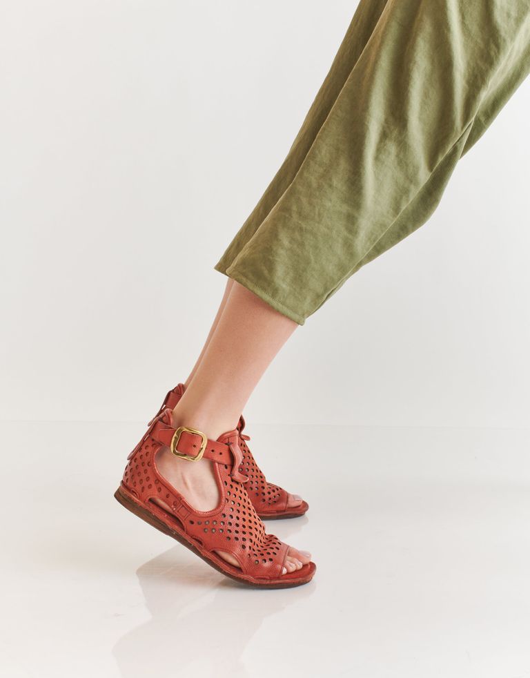 נעלי נשים - A.S. 98 - סנדלי עור מחוררים MITO - חמרה