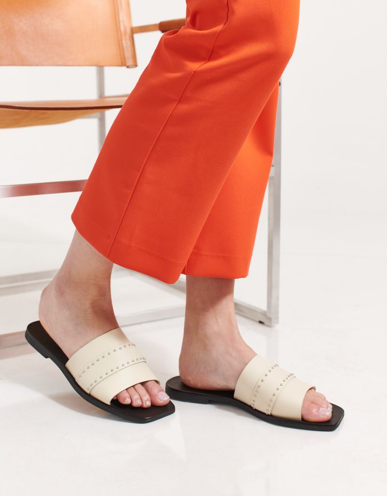 נעלי נשים - SOL SANA - כפכפי עור שטוחים DALLAS - אופוויט