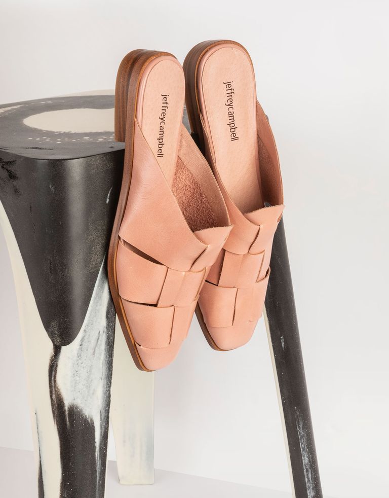 נעלי נשים - Jeffrey Campbell - כפכפי מיולז שטוחים EASTIN - ורוד