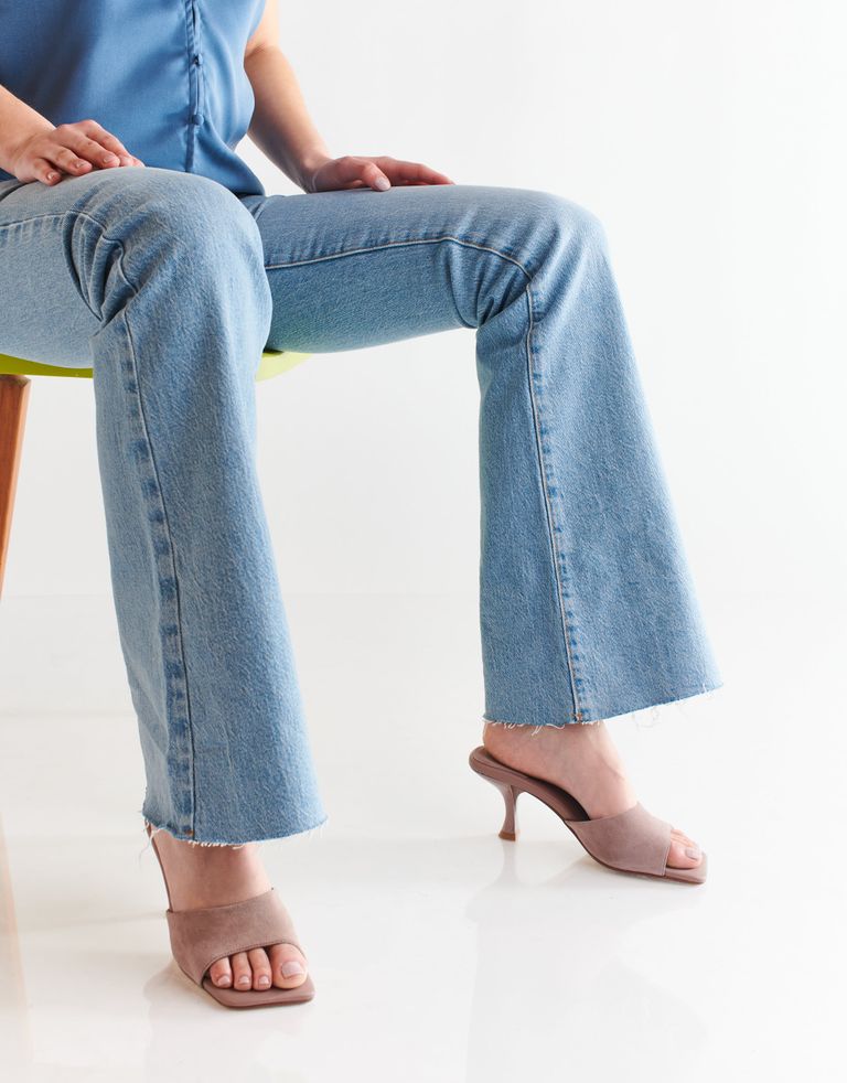 נעלי נשים - Jeffrey Campbell - כפכפי זמש עם עקב MR  BIG - אפור3