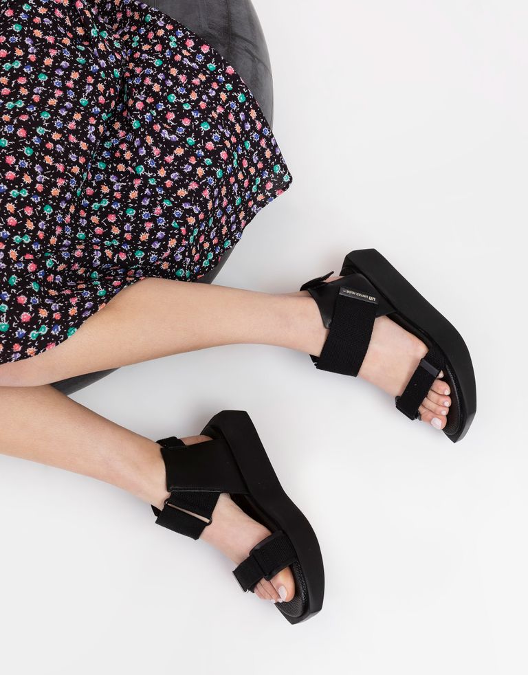 נעלי נשים - United Nude - סנדלי פלטפורמה WA LO - שחור