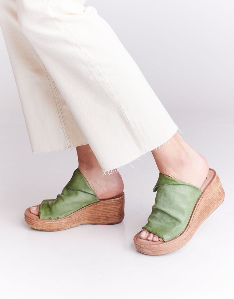 נעלי נשים - A.S. 98 - כפכפי פלטפורמה מעור NOA - ירוק