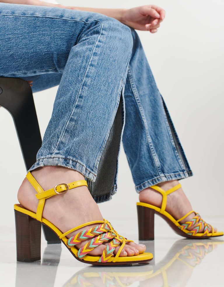נעלי נשים - Chie Mihara - סנדלי עקב BARI - צהוב