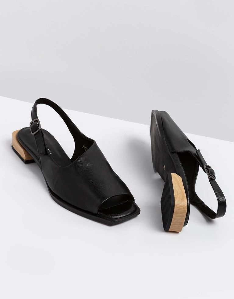 נעלי נשים - Yuko Imanishi - סנדלים שטוחים KANNA - שחור