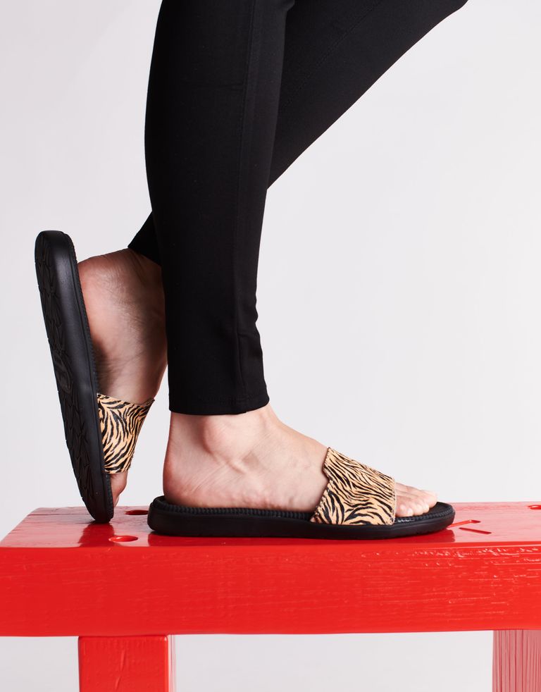 נעלי נשים - Lovelies - כפכפים DIANI - נמר