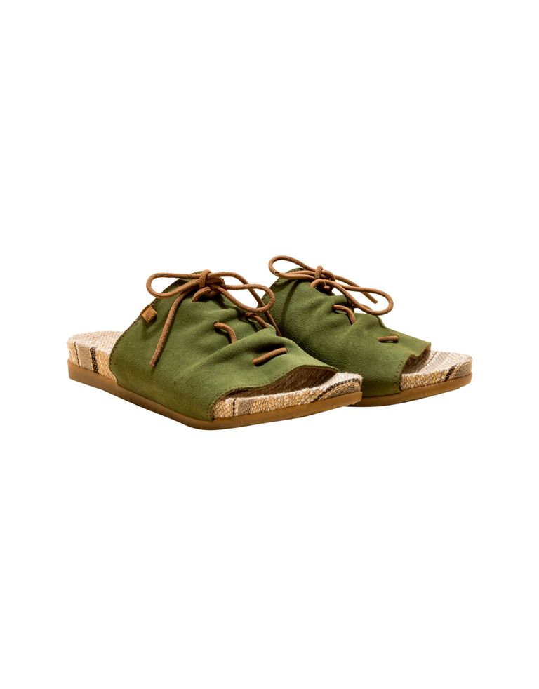 נעלי נשים - El Naturalista - כפכפי זמש עם שרוך ZUMAIA - ירוק