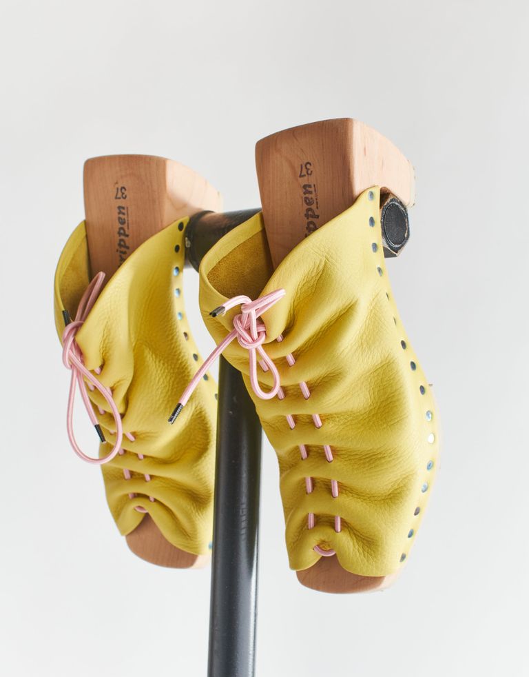 נעלי נשים - Trippen - כפכפים LIFT WOOD - צהוב