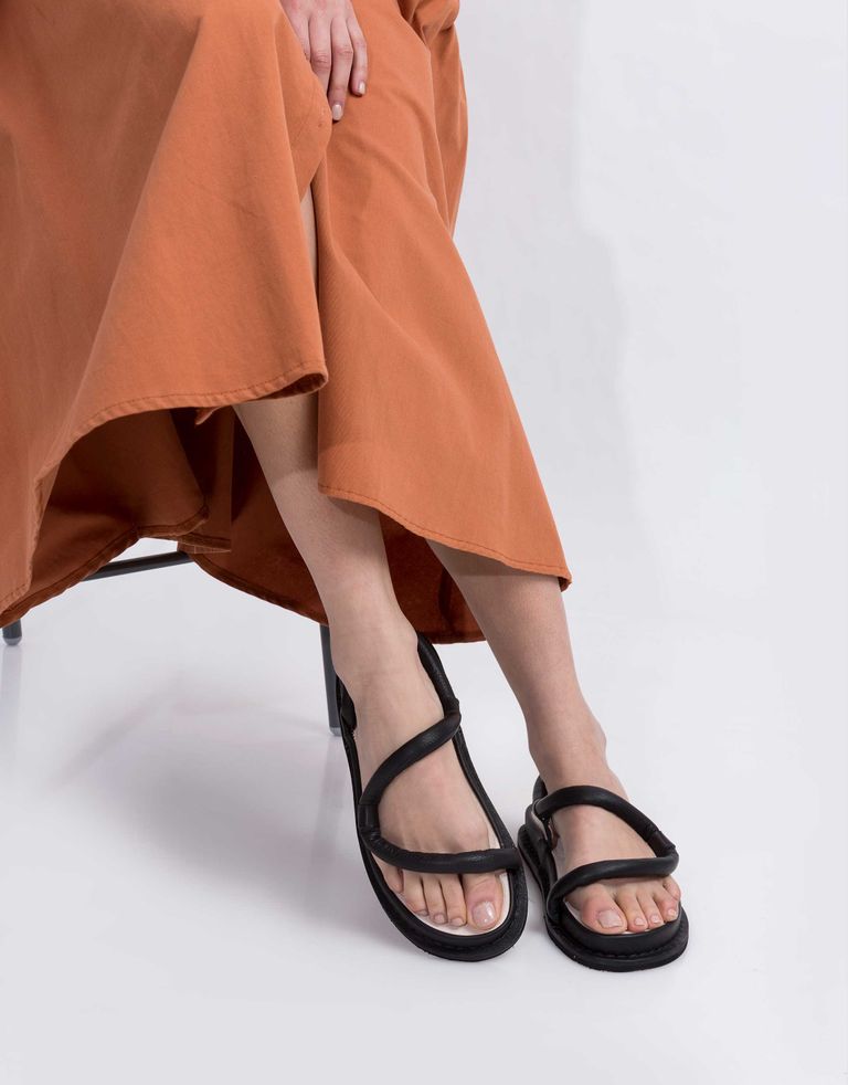 נעלי נשים - Trippen - סנדלי עור ZIGZAG FLIPFLOP - שחור