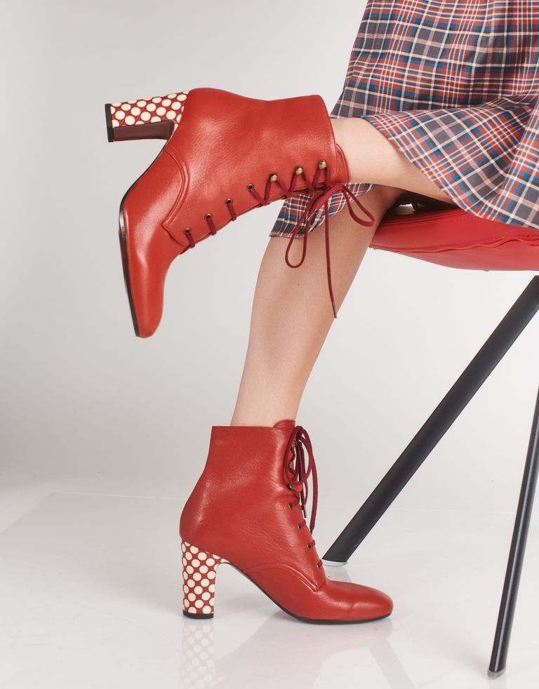 נעלי נשים - Chie Mihara - מגפוני עקב עם שרוכים WALA - אדום