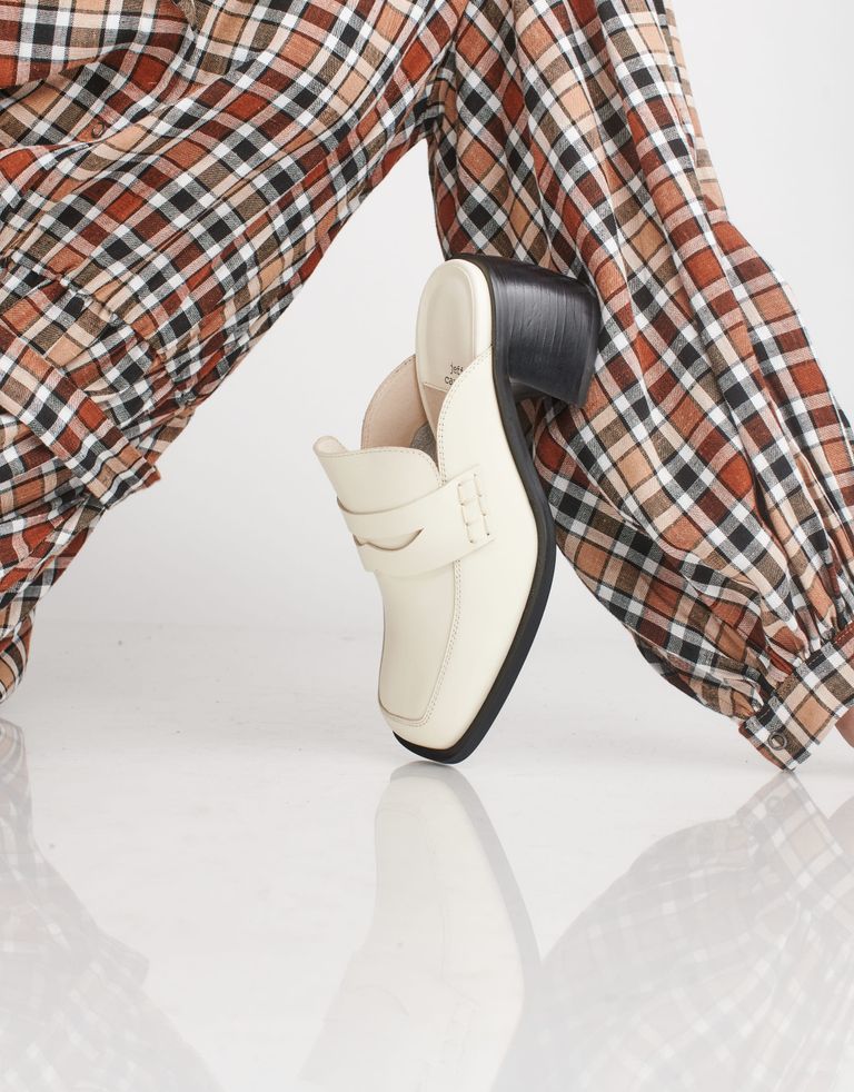 נעלי נשים - Jeffrey Campbell - כפכפי מיולז ECOLE חלקים - אופוויט
