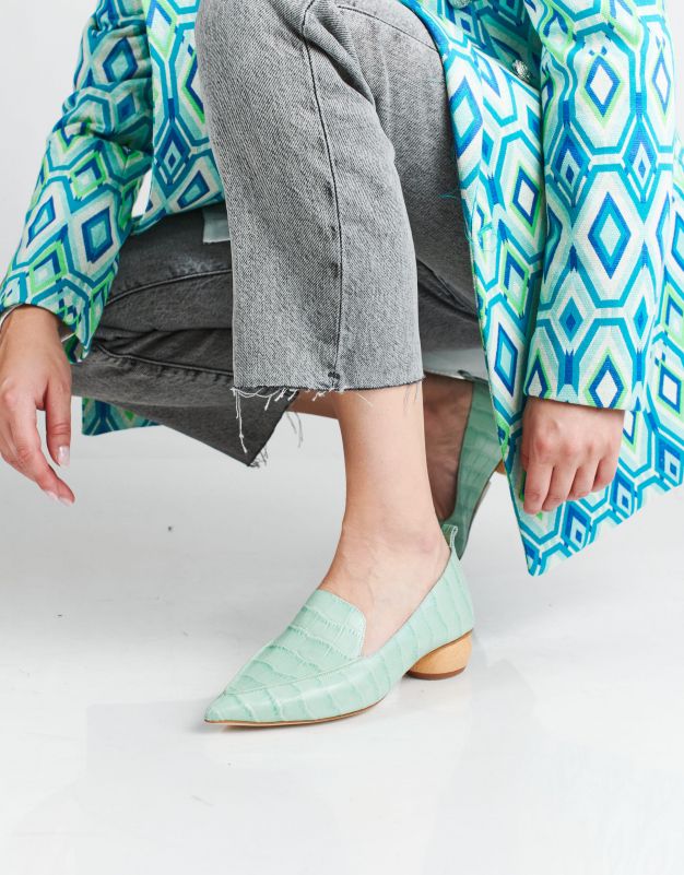 Viona loafer deals jeffrey campbell