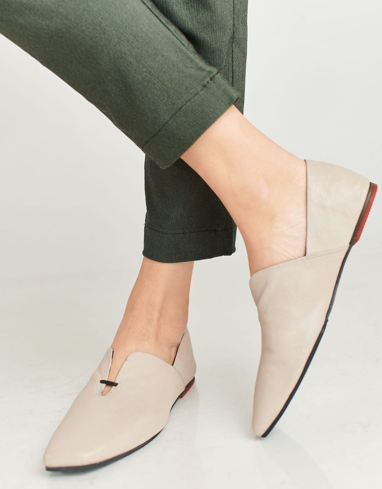 נעלי נשים - Yuko Imanishi - נעלי עור שטוחות AZU - אפור בהיר3