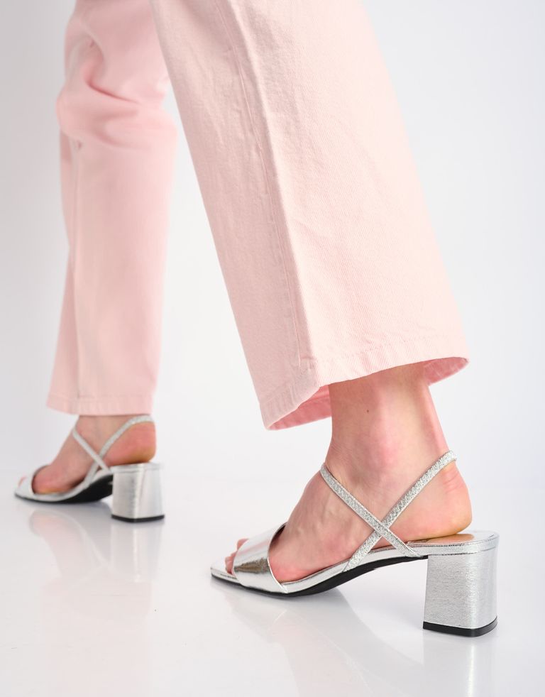 נעלי נשים - Jeffrey Campbell - סנדלי דמוי עור ADAPT - כסף3