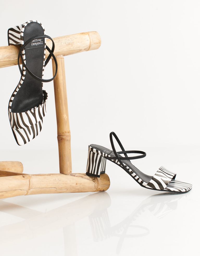 נעלי נשים - Jeffrey Campbell - סנדלי דמוי עור ADAPT - זברה