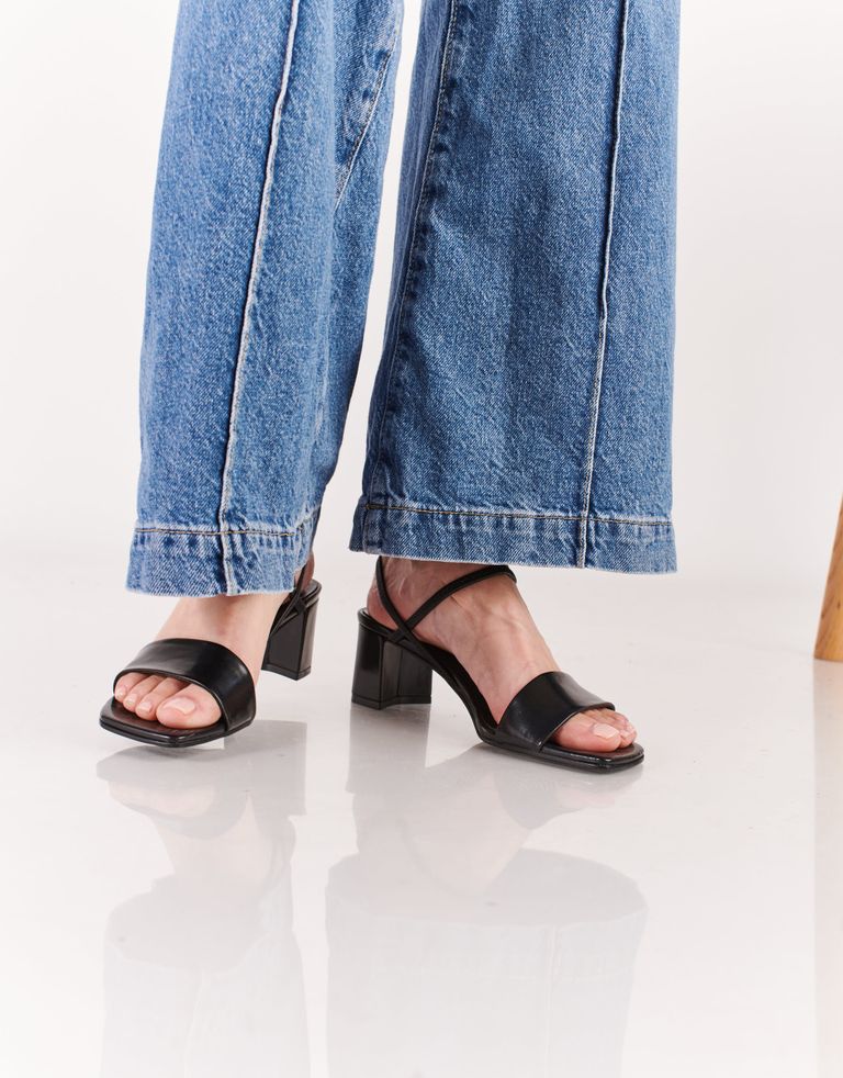 נעלי נשים - Jeffrey Campbell - סנדלי דמוי עור ADAPT - שחור3