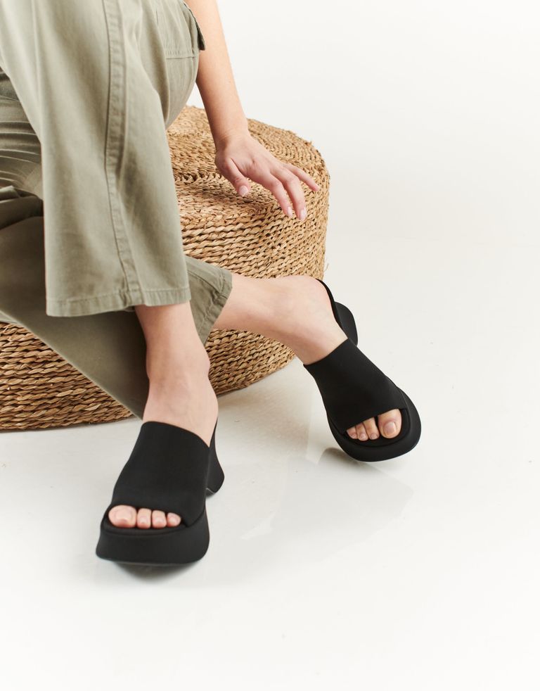 נעלי נשים - Jeffrey Campbell - כפכפי פלטפורמה מבד  6TEEN - שחור4