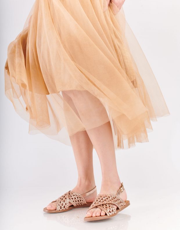 נעלי נשים - Salt+Umber - סנדלי עור קלועים DAHLIA - זהב