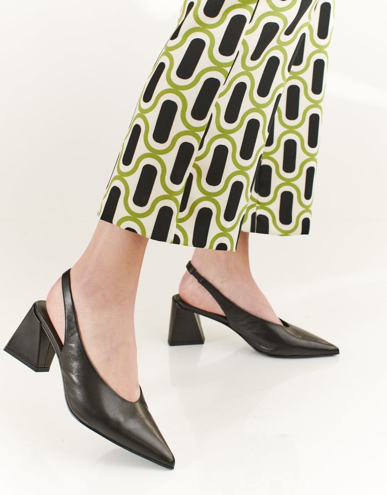 נעלי נשים - Jeffrey Campbell - נעלי סירה עם עקב ANARCHIA - שחור4