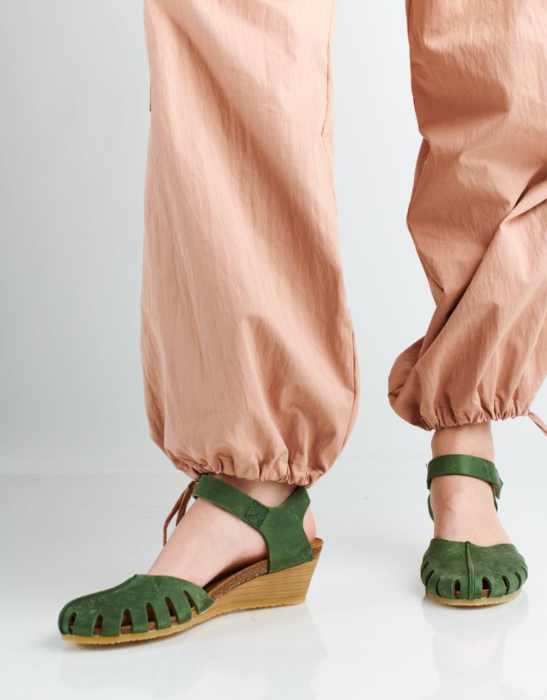 נעלי נשים - loints of Holland - סנדלים סגורים LOLA B - ירוק