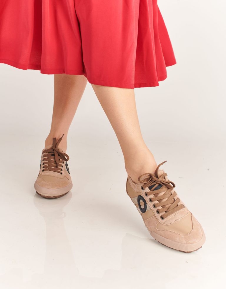 נעלי נשים - Aro - סניקרס נמוכות מעור IDO - בז'