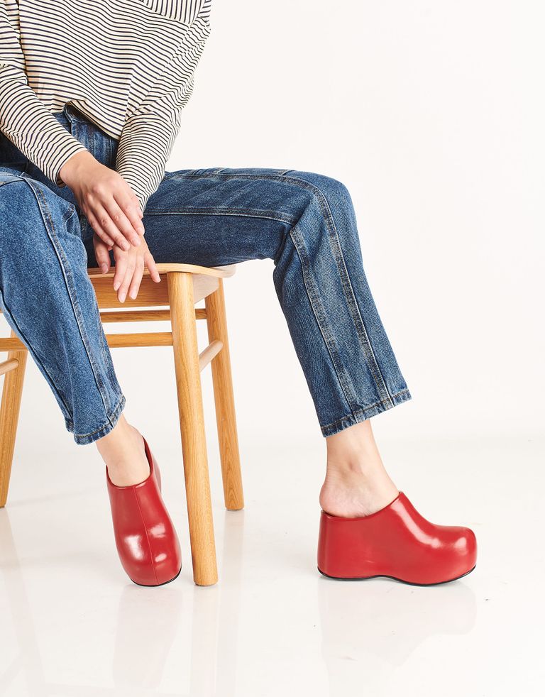 נעלי נשים - Jeffrey Campbell - כפכפי פלטפורמה CLOGGIN - אדום